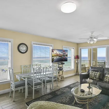 Unit C 1403 Apartment